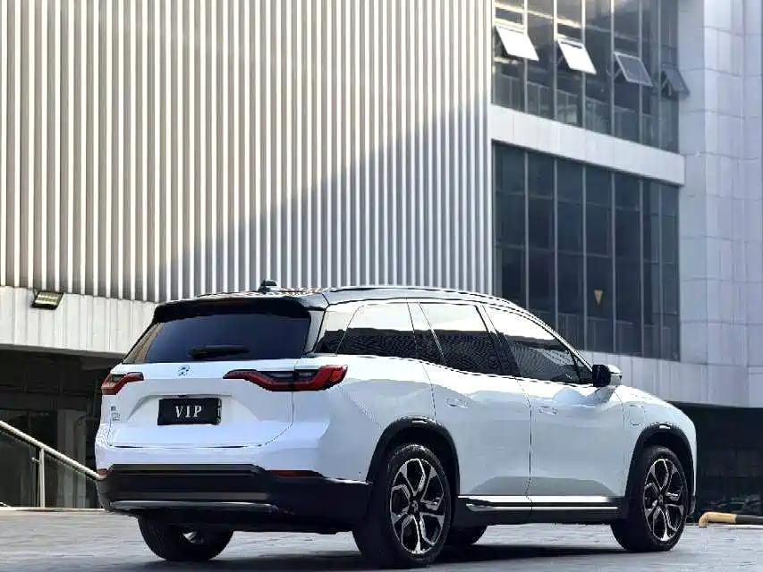 Фото 7 - NIO ES8