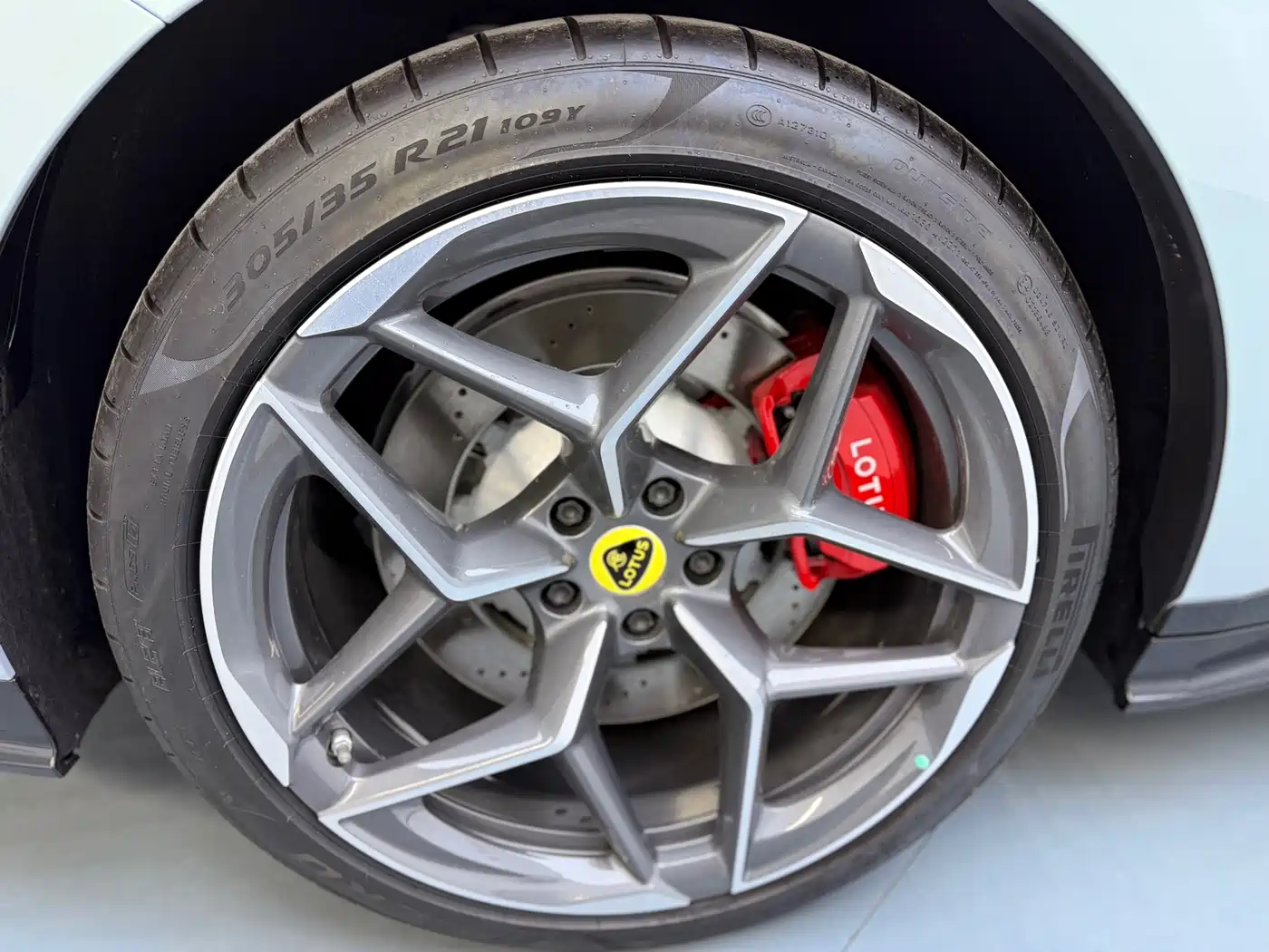 Lotus Cars EMEYA Blossom 2025 600 Luxury фото 25