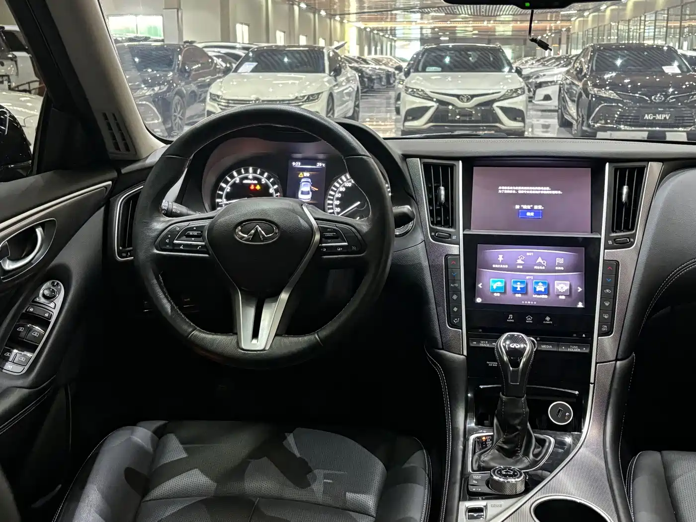 Фото 13 - Infiniti Q50L