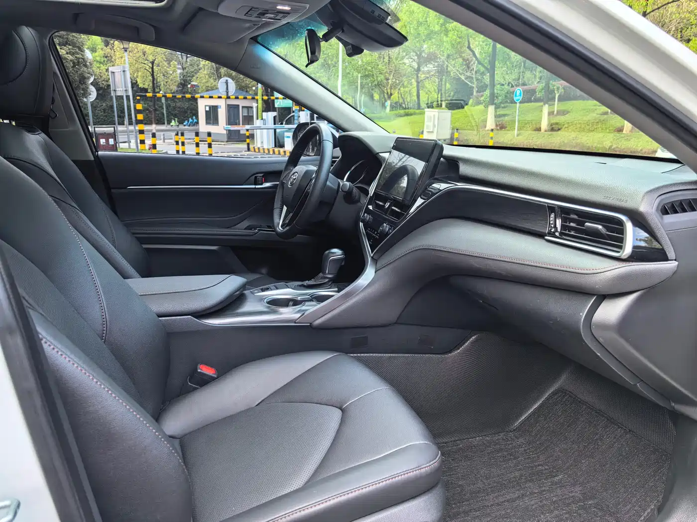 Toyota Camry 2021 2.0G Luxury Edition фото 10