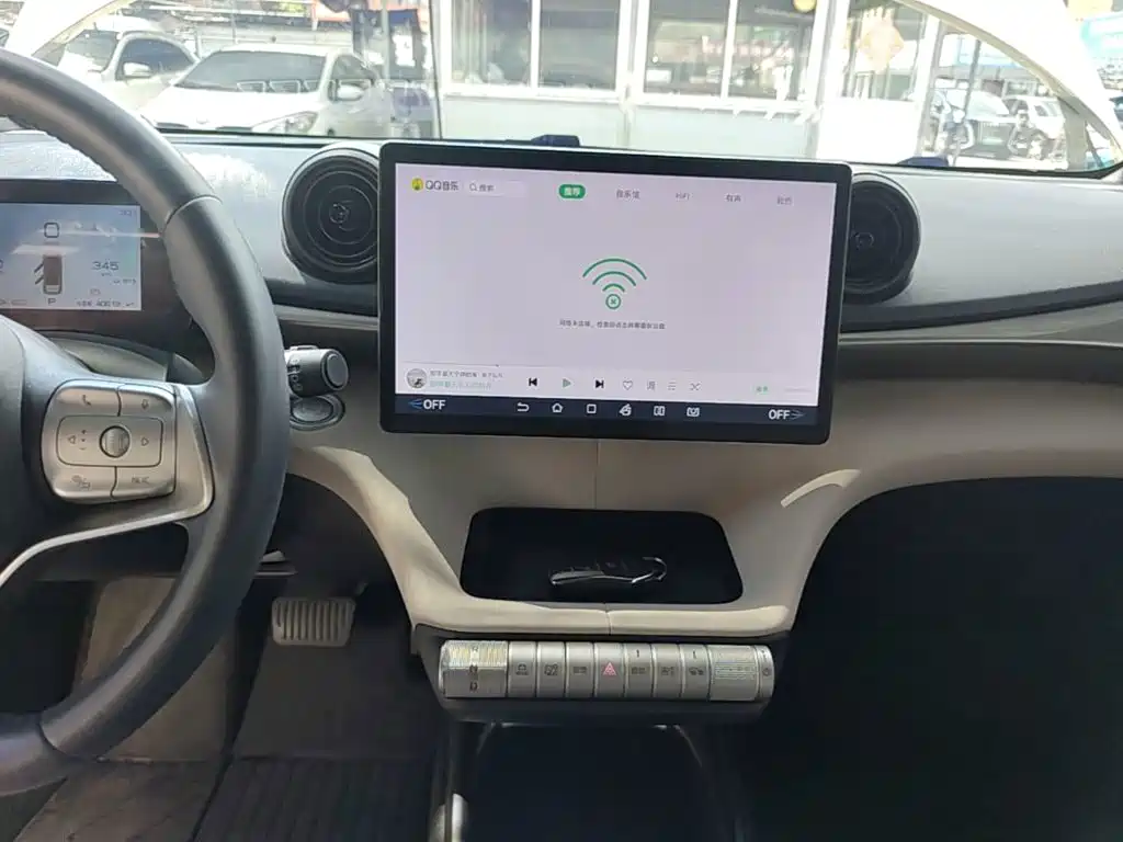 Фото 9 - BYD Dolphin