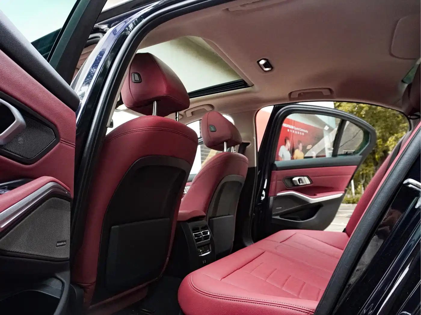 Photo 11 - BMW 3 Series