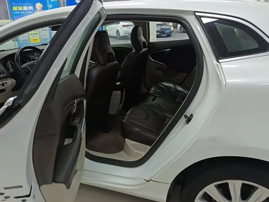 Volvo V40 2013 2013 2.0T Elegance Edition