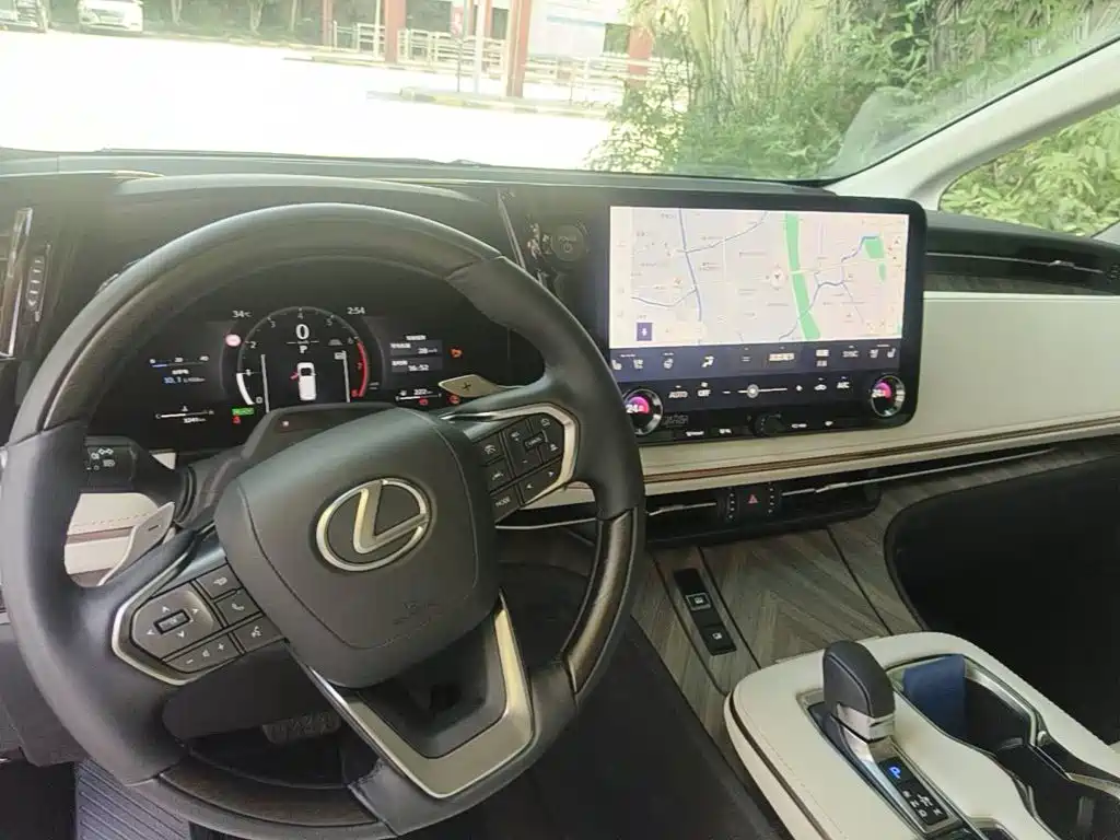 Lexus LM 2026 2025 Model 500h Four-Seater Imperial Edition