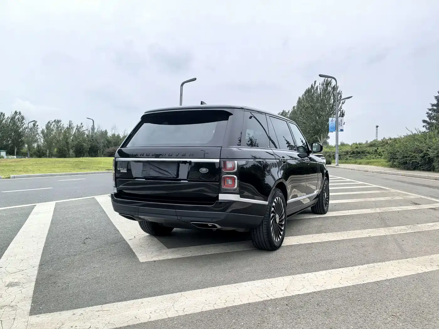 Photo 6 - Land Rover Range Rover