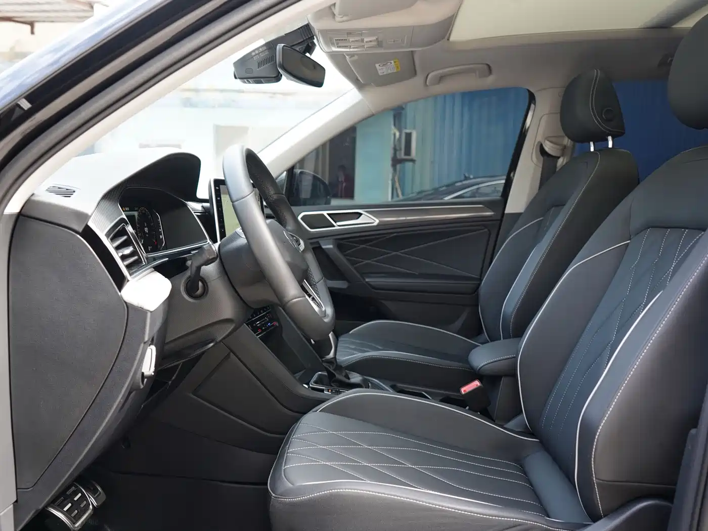 Volkswagen Tiguan L 2025 2025 330TSI Automatic 2WD R-Line Dragon Glory Edition