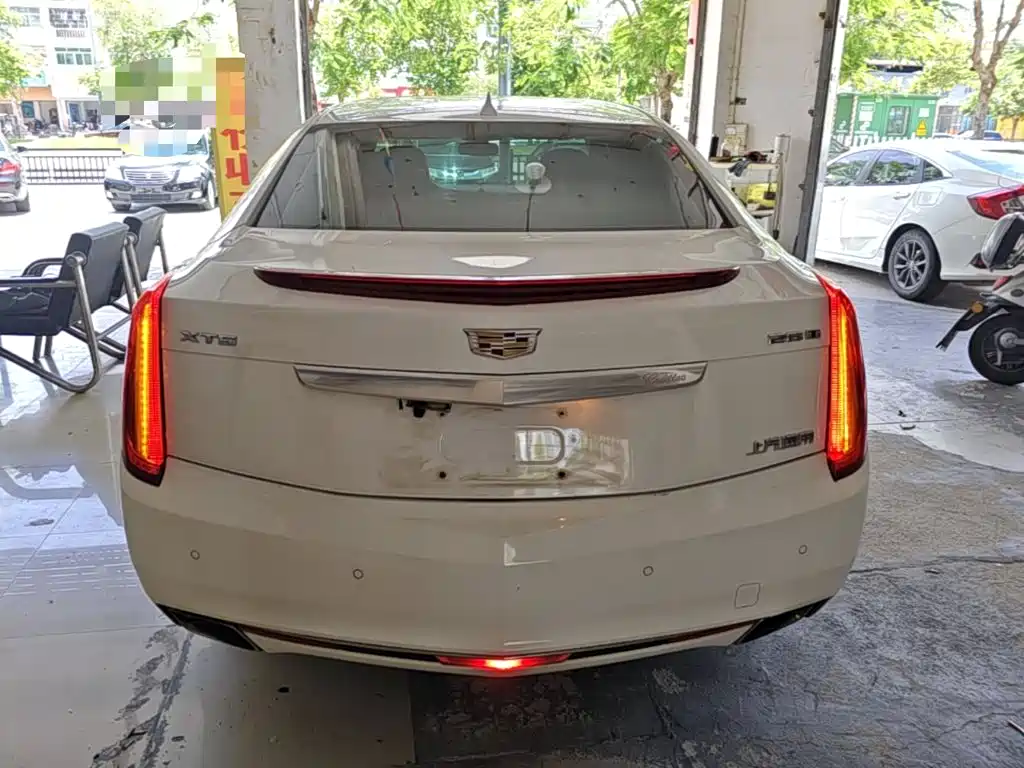 Photo 6 - Cadillac XTS