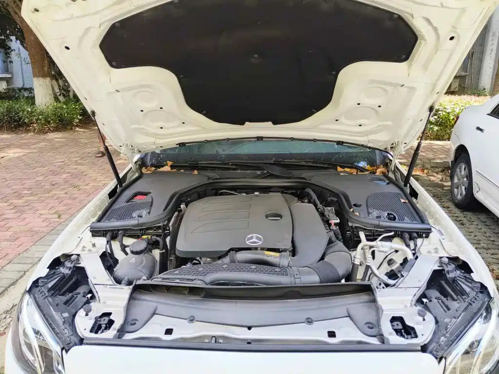 Mercedes-Benz E-Class, миниатюра 3