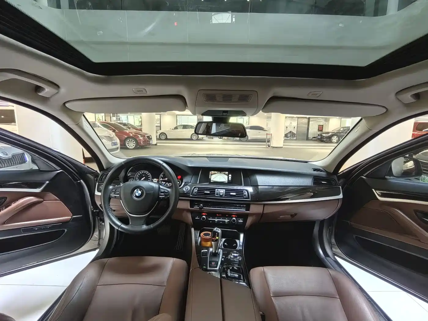 BMW 5 Series 2017 525Li Leading Edition фото 10