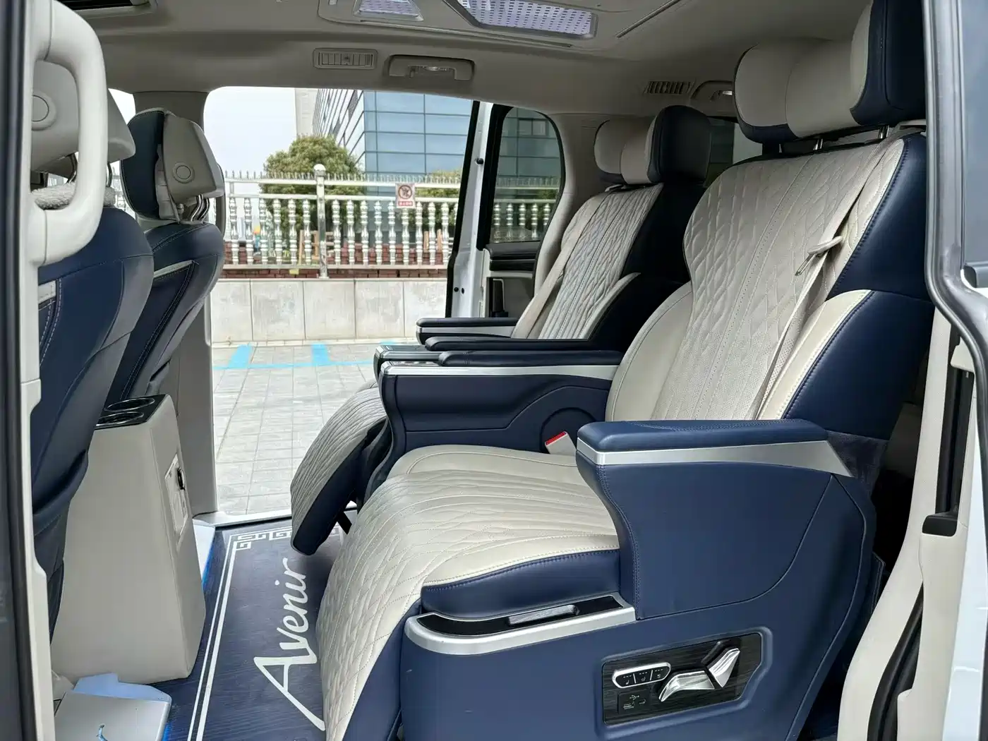 Buick GL8 2023 ES Landmaster Exclusive фото 6