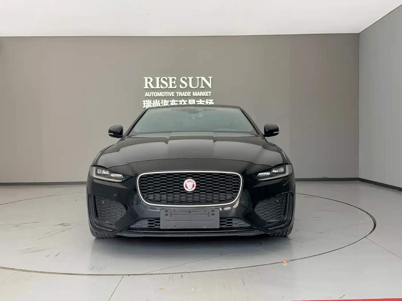 Jaguar XEL 2024 2024 Model 2.0T 250PS R-DYNAMIC S Gloss Black Sport Edition