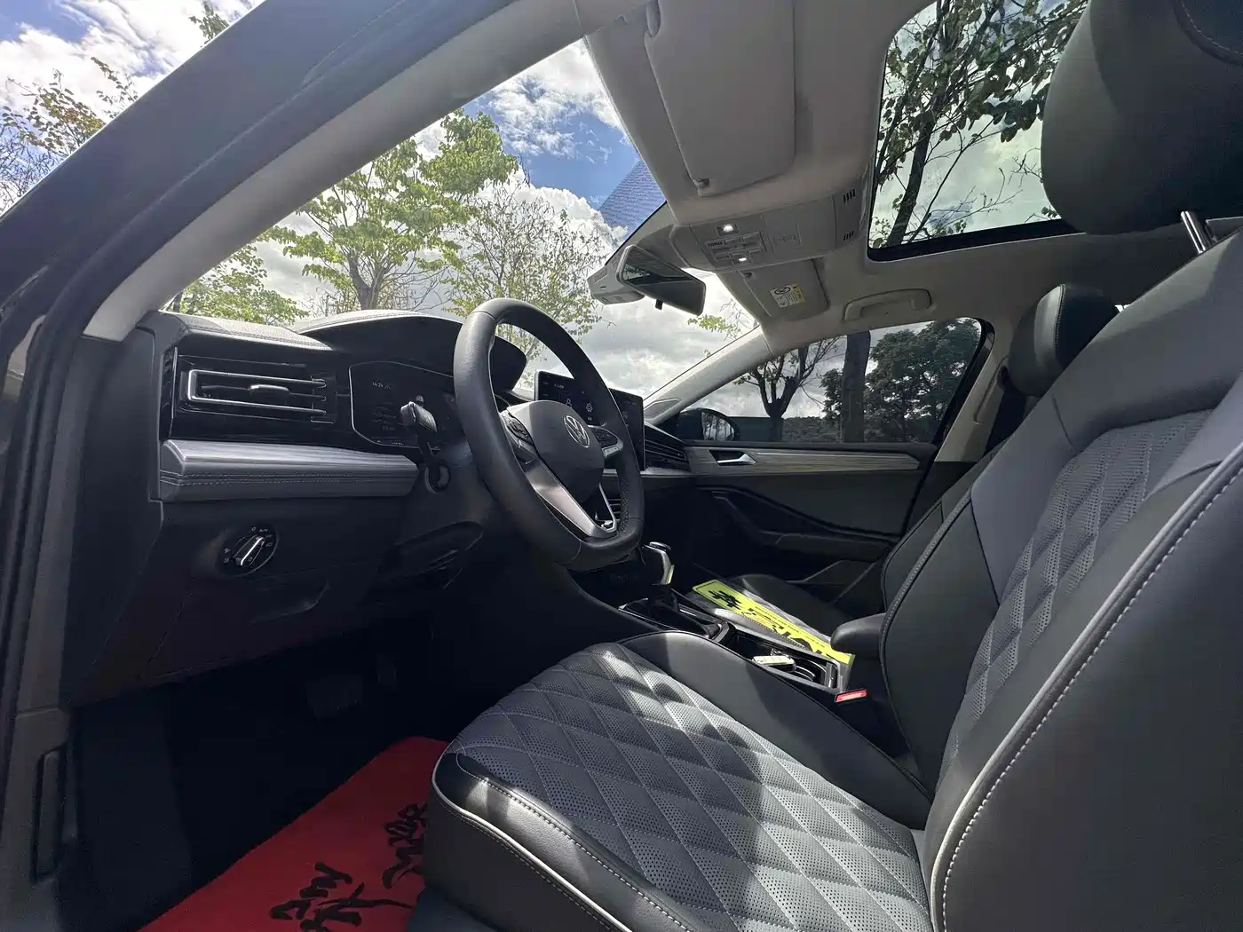 Volkswagen Sagitar 2024 300TSI DSG Surpass Edition фото 7