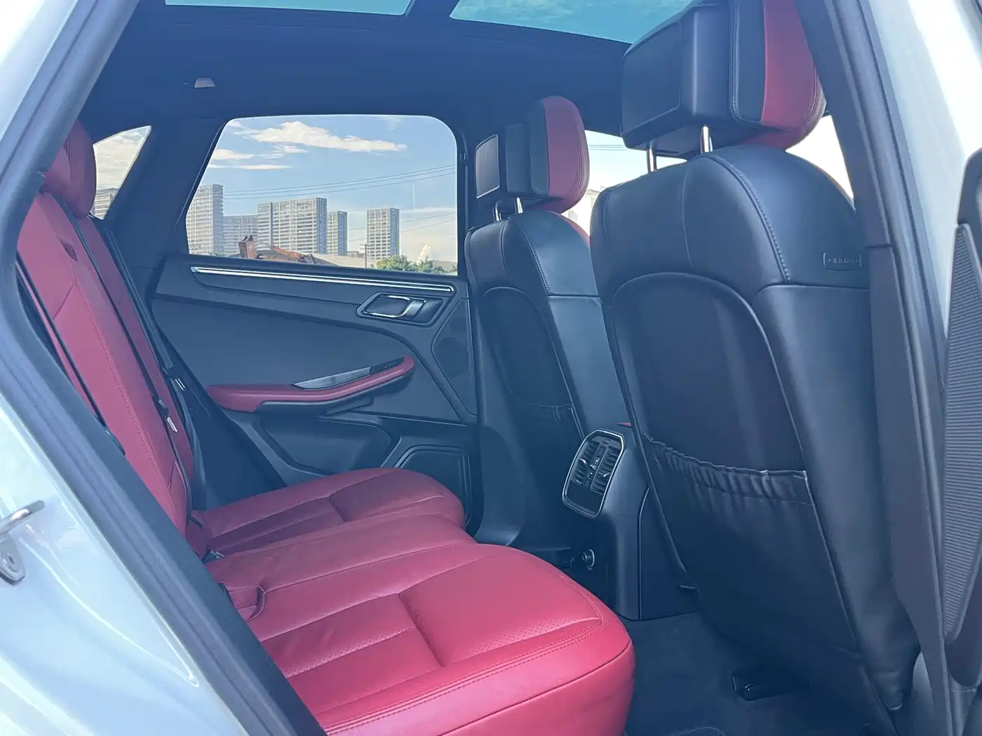 Porsche Macan 2016 Macan 2.0T фото 15