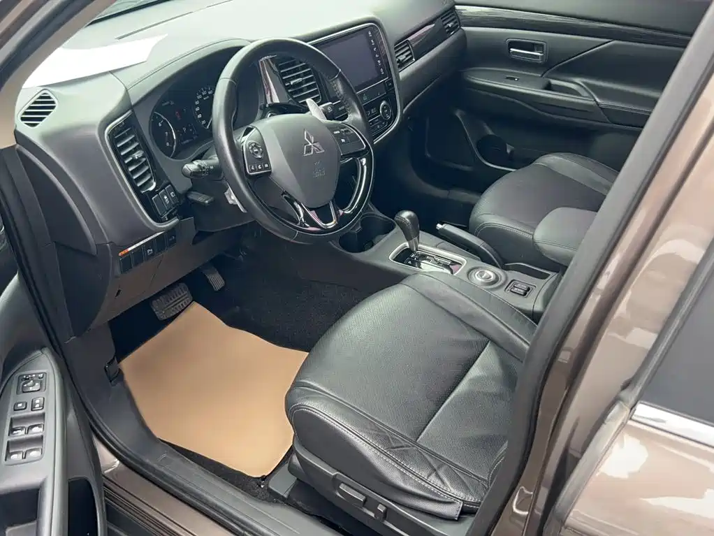 Mitsubishi Outlander 2017 2016 2.4L 4WD Elite Edition 5-seater