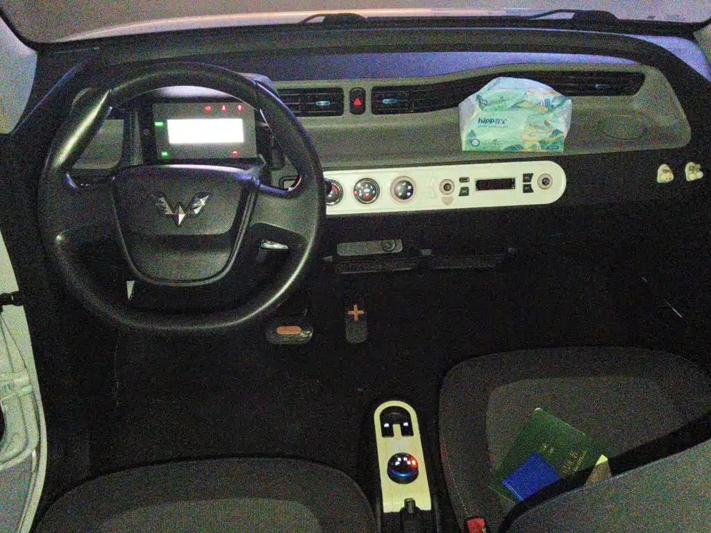 Photo 10 - Wuling Motors Hongguang MINIEV