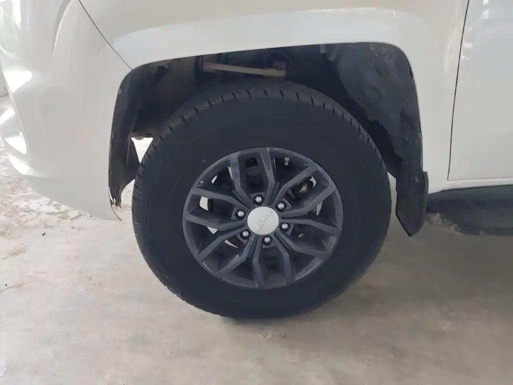 Jiangling Yuhu 7 2023 2022 2.0T Manual Diesel 2WD Comfort Standard Wheelbase