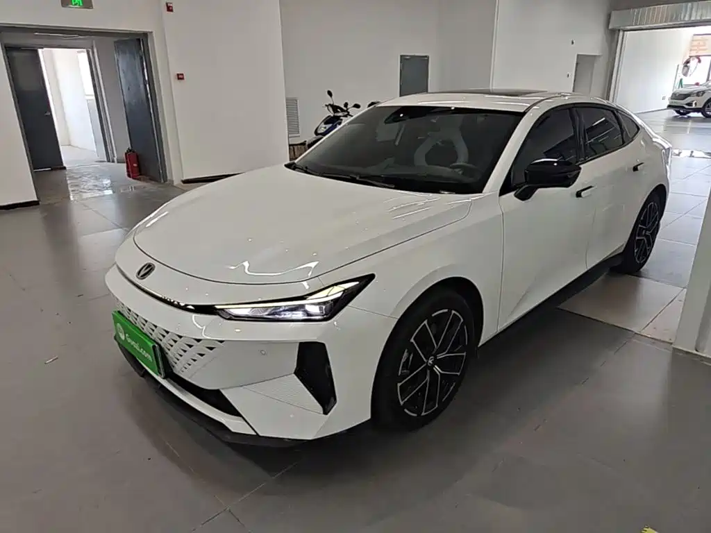 Changan UNI-V iDD 2024 2024 Blue Whale Smart iDD 136km Smart Cool