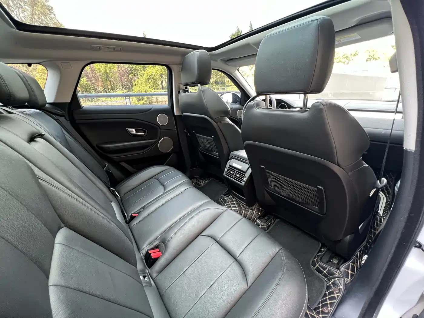 Land Rover Range Rover Evoque 2018 240PS SE Smart Edition фото 29