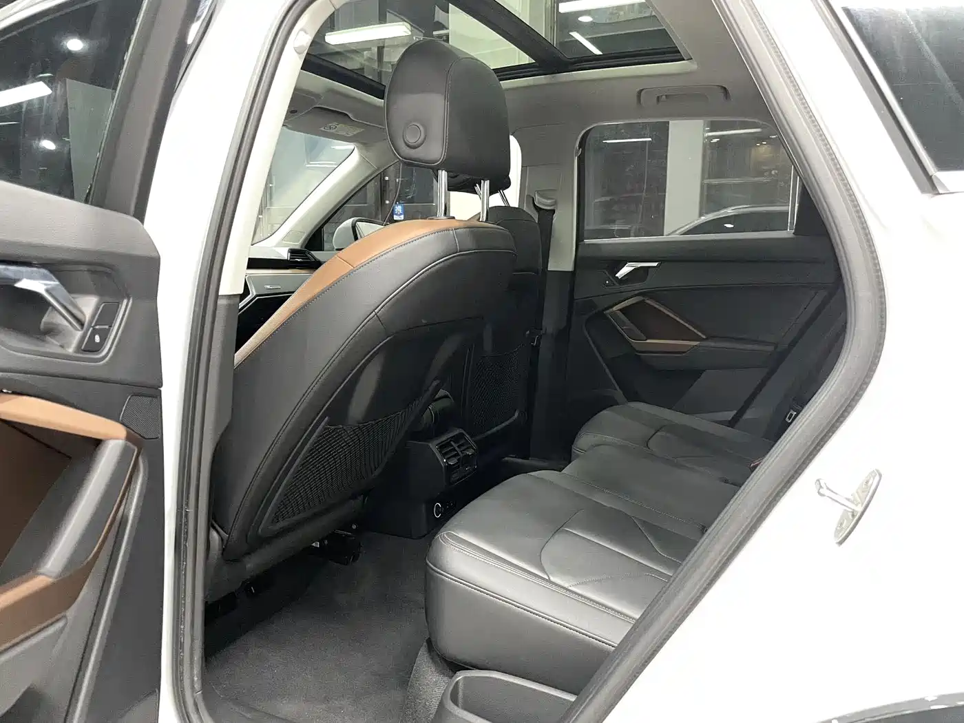 Audi Q3 2022 35 TFSI Fashion Elegance фото 10