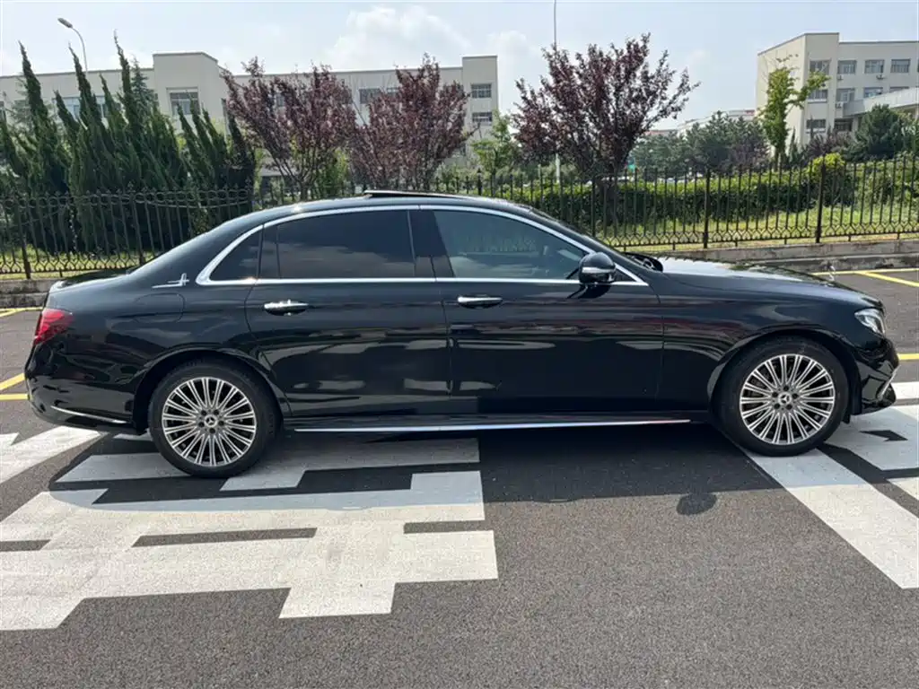 Mercedes-Benz E-Class 2019 E 300 L Sport Fashion фото 6