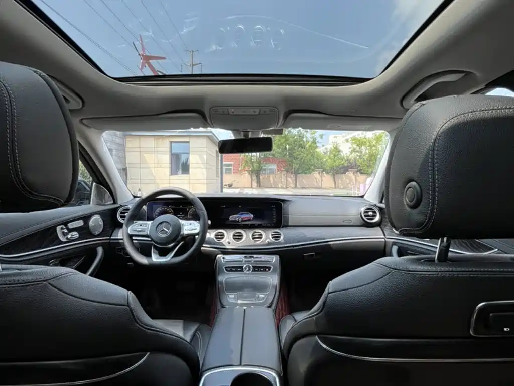 Mercedes-Benz E-Class 2019 E 300 L Sport Fashion фото 17