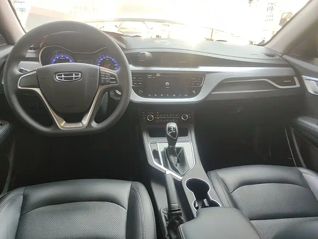 Фото 10 - Geely Vision