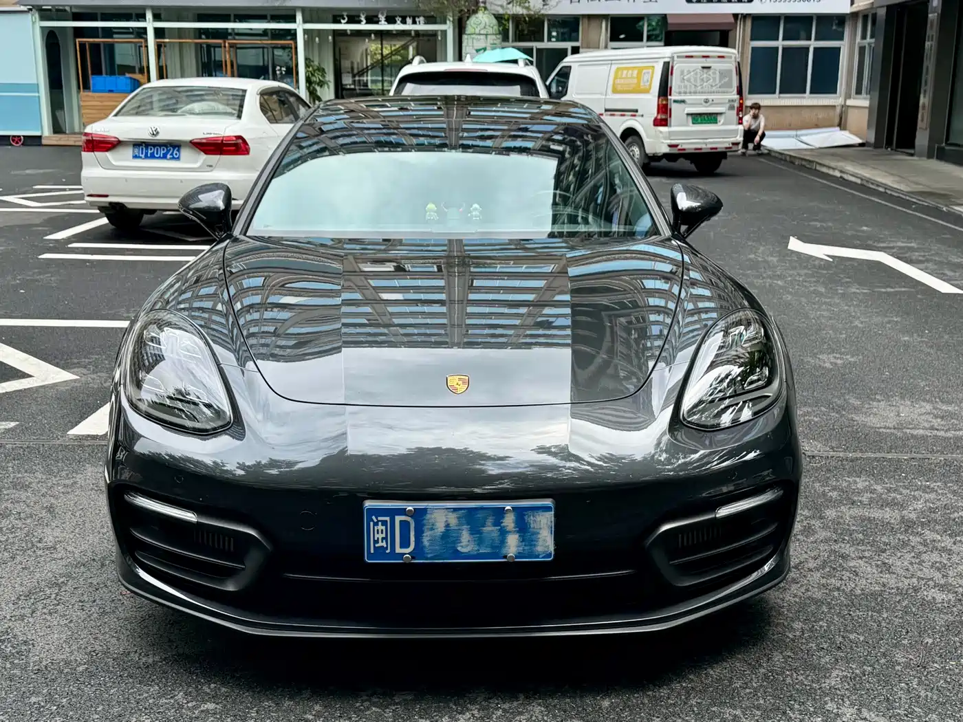 Фото 2 - Porsche Panamera