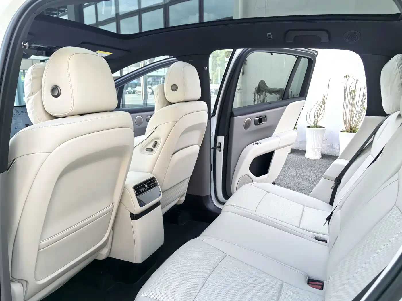 Li Auto i6 2026 2025 2WD Base Model
