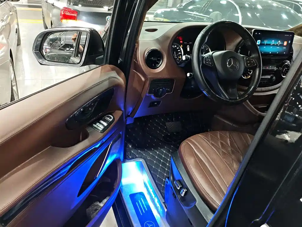 Mercedes-Benz Vito 2021 2.0T Elite 7-Seater фото 13