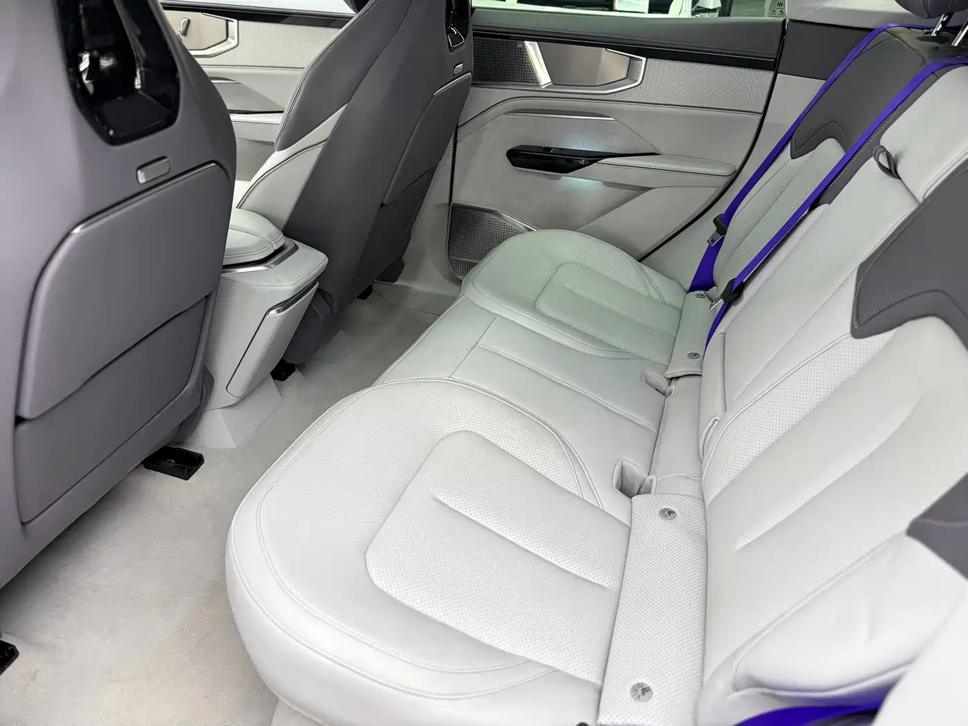 HiPhi Y 2023 2023 560km Pioneer Edition