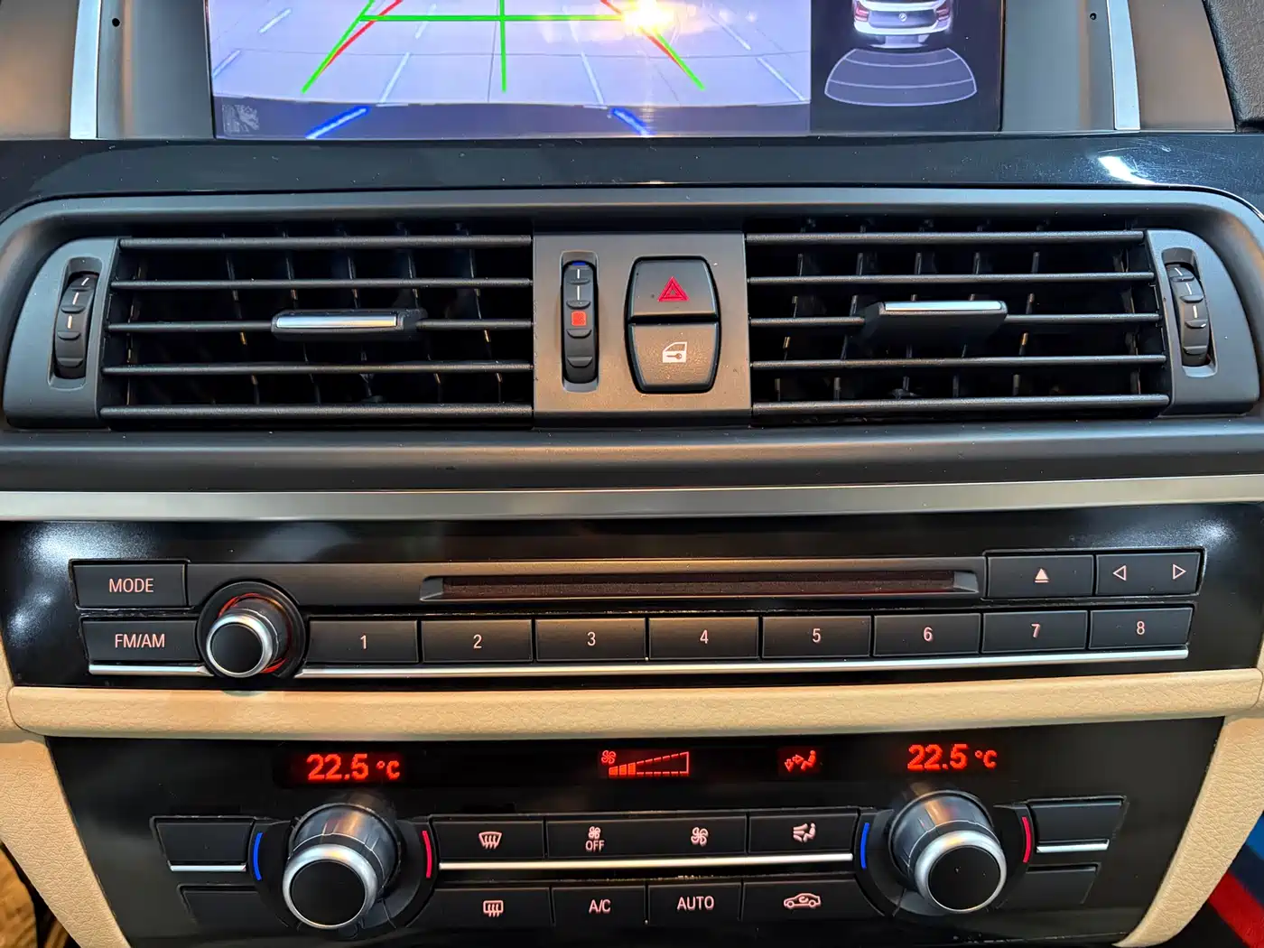 BMW 5 Series 2013 520Li Elegance фото 10