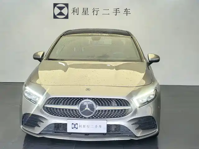 Mercedes-Benz A-Class 2019 A 200 L Sport Sedan — фото 2