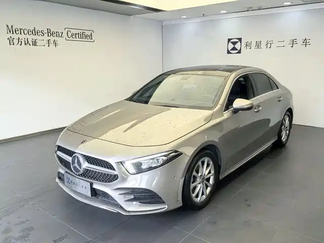 Mercedes-Benz A-Class 2019 A 200 L Sport Sedan — фото 1