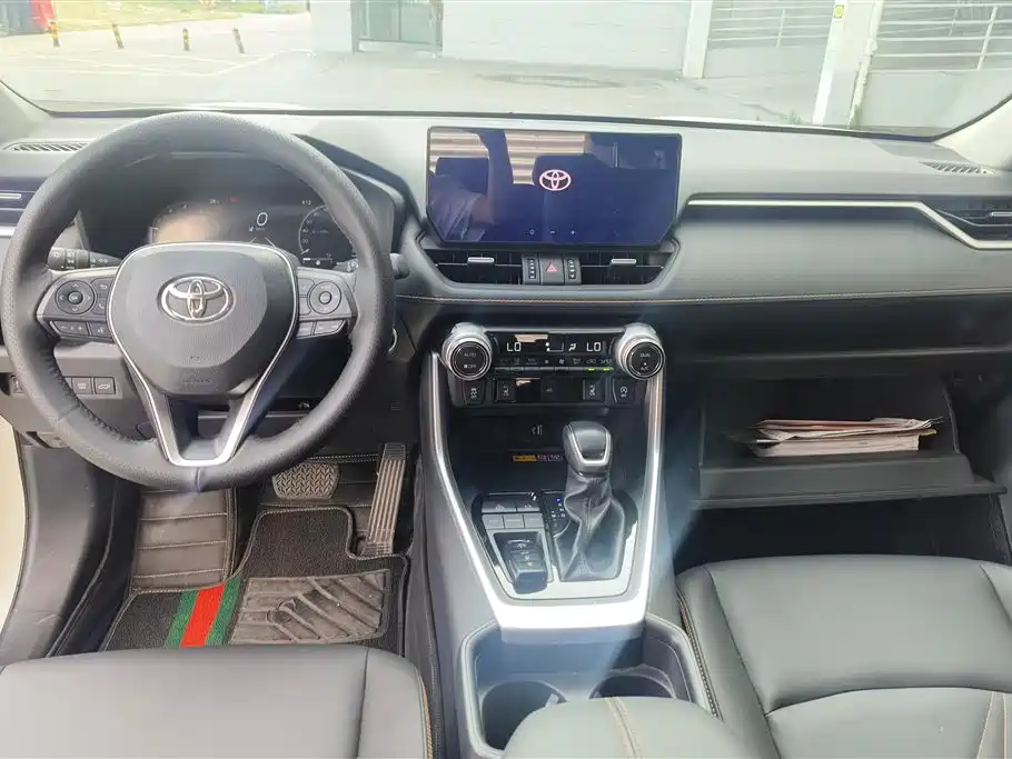 Toyota RAV4 Rongfang 2024 2.0L CVT FWD Style Plus Edition фото 12