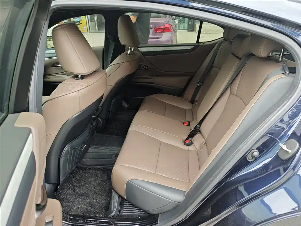 Lexus ES 2025 2025 200 Ultimate Edition