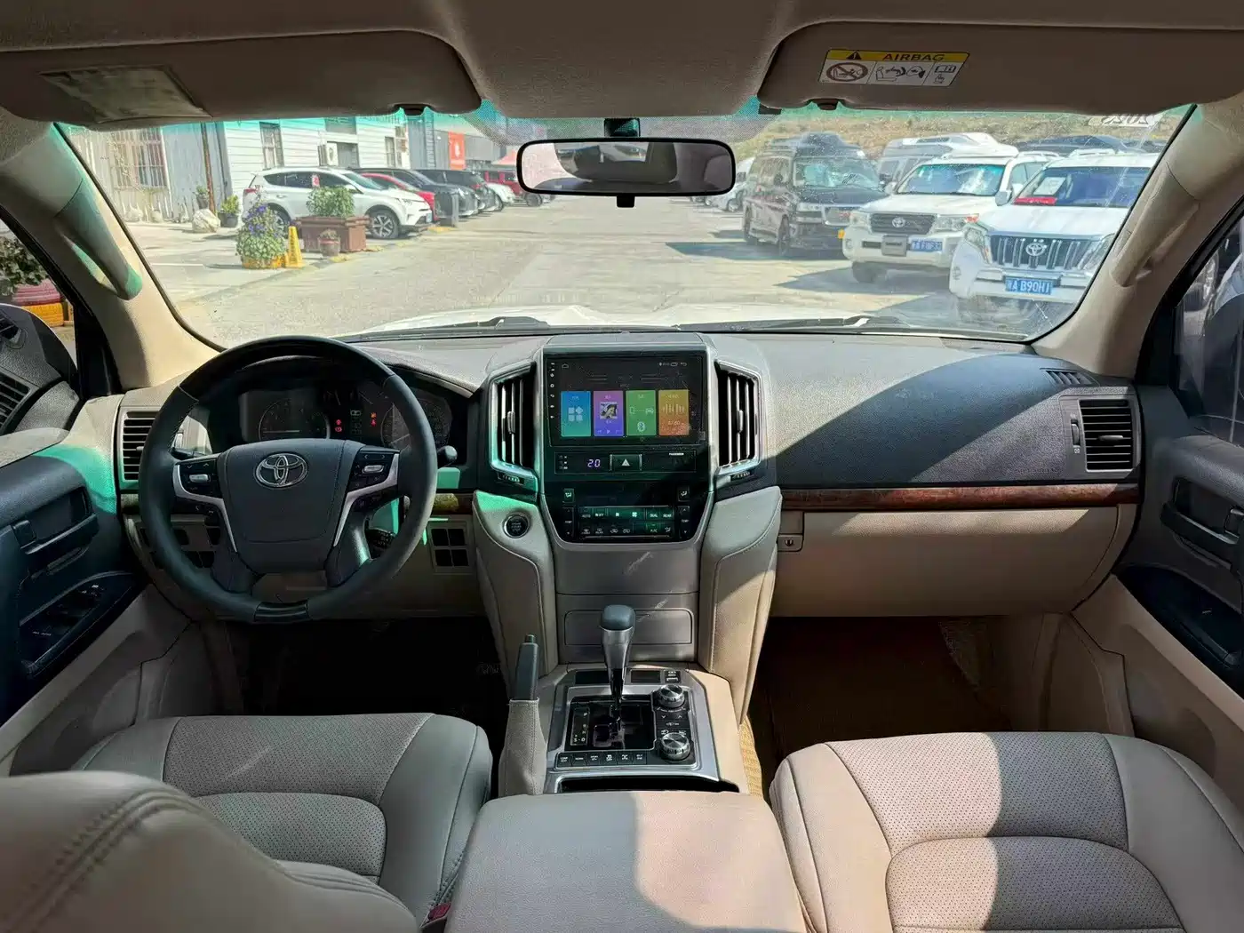 Toyota Land Cruiser (Import) 2015 2015 4.0L V6 Middle East Low Configuration Edition