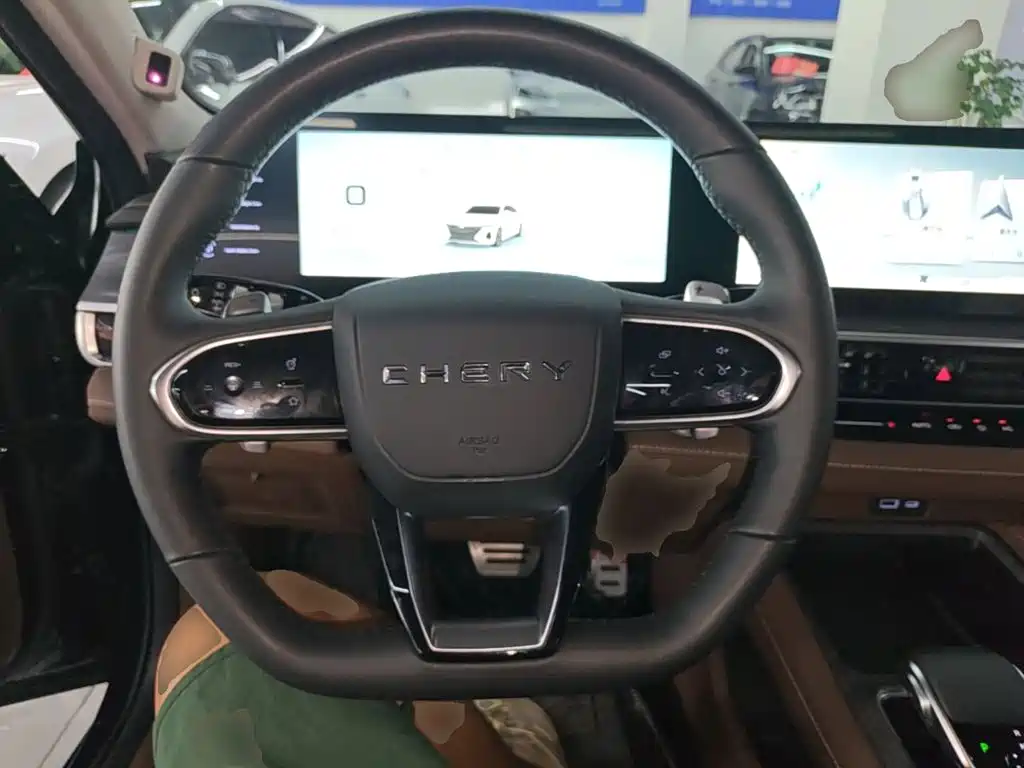 Chery Arrizo 8 2025 2025 Model 2.0T Automatic Royal+