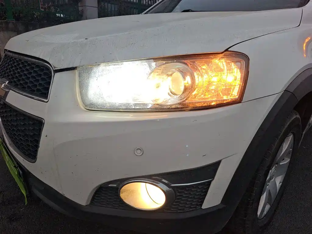 Chevrolet Captiva 2014 2.4L 2WD Urban 5-seater фото 24