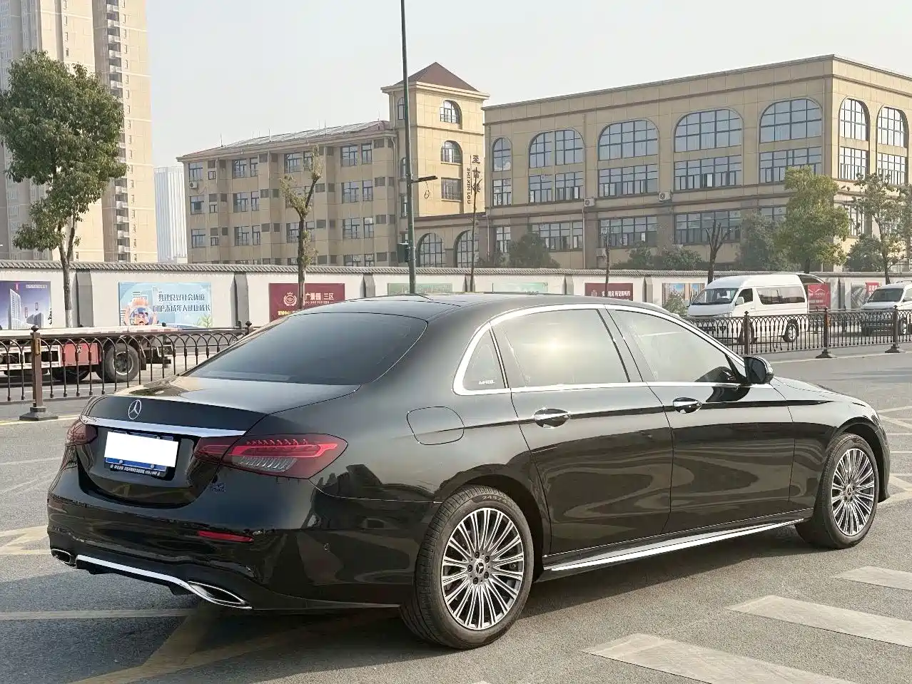 Mercedes-Benz E-Class 2023 E 300 L Luxury фото 10