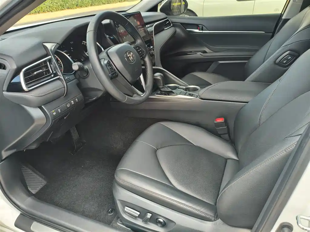 Toyota Camry 2023 2.0G Luxury Edition фото 9