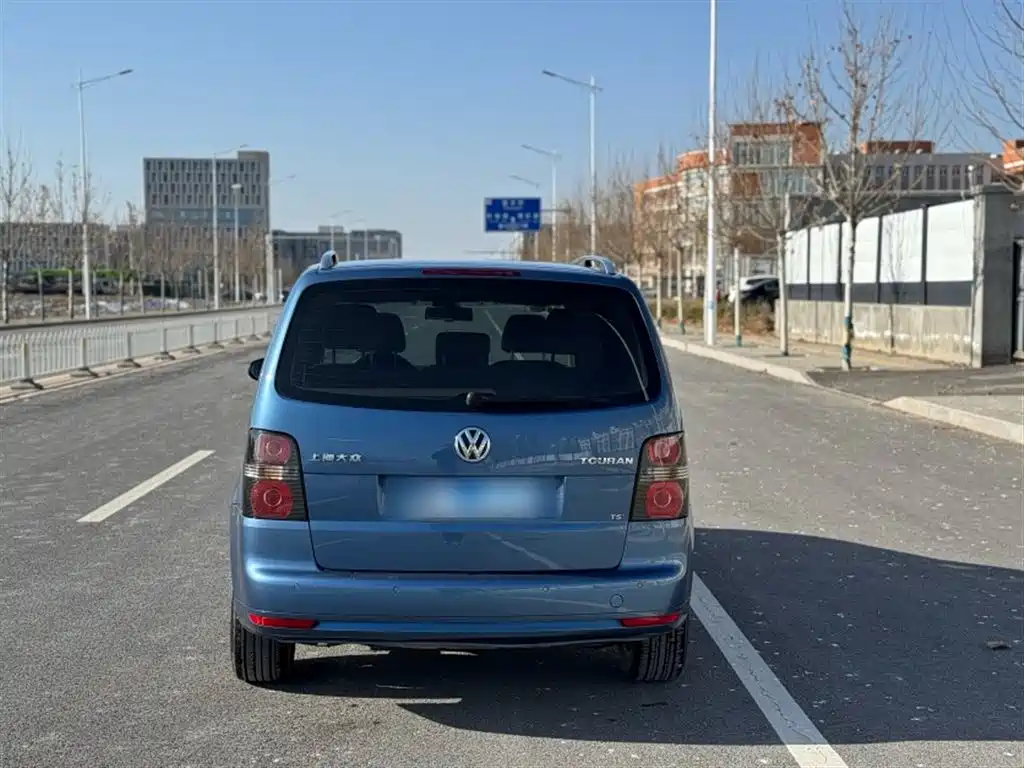 Volkswagen Touran 2013 1.4T DSG Comfort 5-seater фото 30