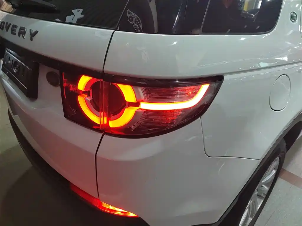 Land Rover Discovery Sport 2016 2.0T SE фото 24