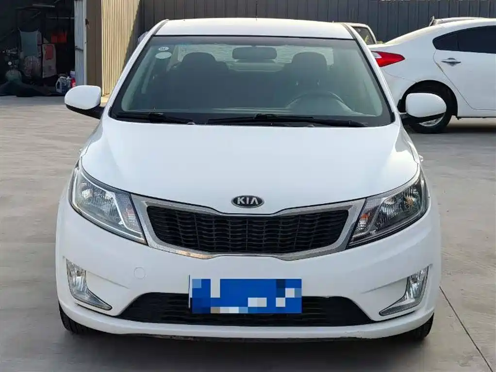 Kia K2 2012 Sedan 1.4L MT GL Commemorative Edition фото 3