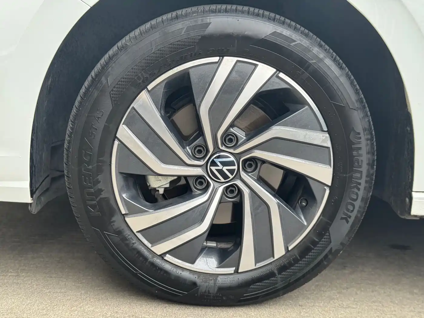 Volkswagen Bora 2025 200TSI DSG Joy Ride Navigation Edition фото 5