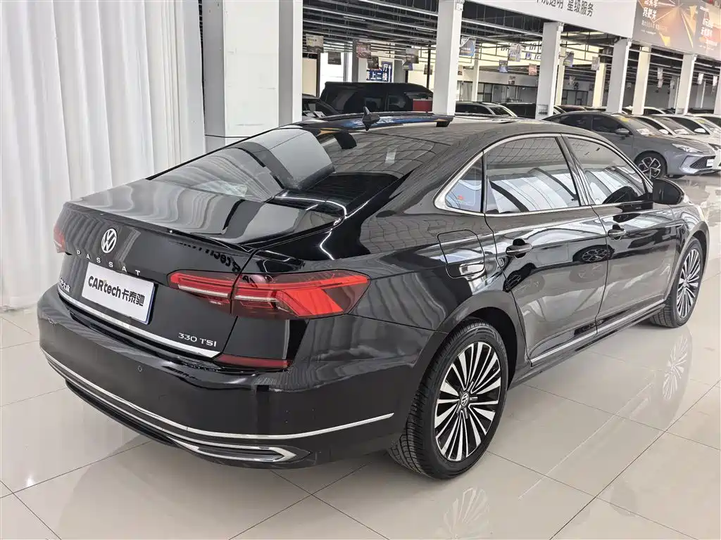 Volkswagen Passat 2019 330TSI Luxury Edition China VI фото 6