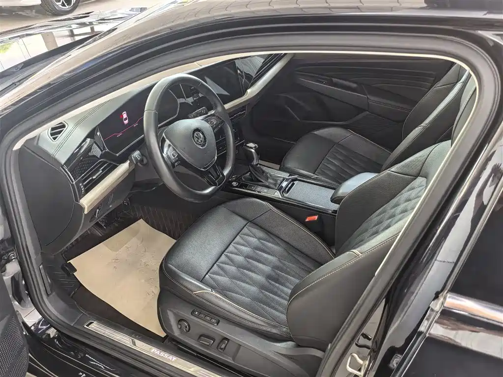 Volkswagen Passat 2019 330TSI Luxury Edition China VI фото 18
