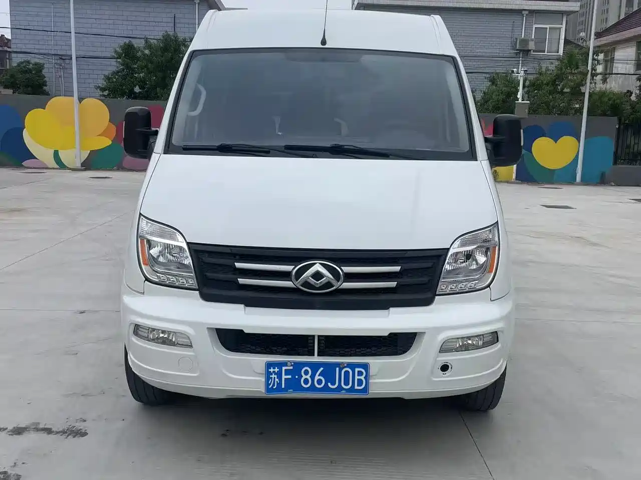 SAIC Maxus Xintu V80 2023 2.0T PLUS Manual All-round King Long Wheelbase Medium Roof 6/7/8/9-seater фото 2