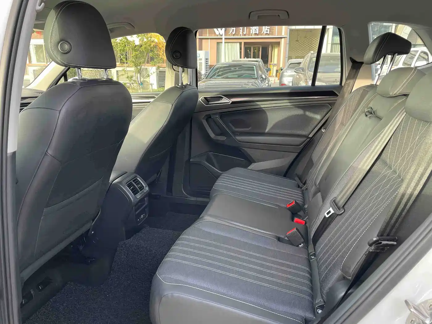 Volkswagen Tiguan L 2022 330TSI Automatic 2WD Comfort Edition фото 15