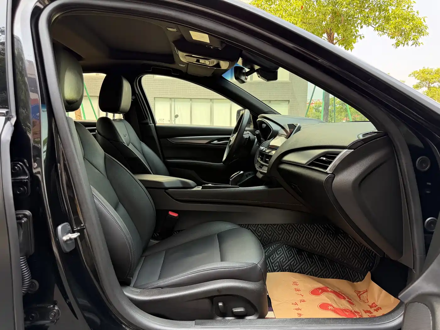 Фото 8 - Cadillac CT5