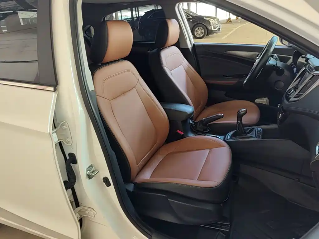 Фото 25 - Changan Eado